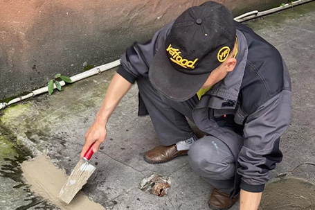 老蔡自发修缮路面，文化实践显真情